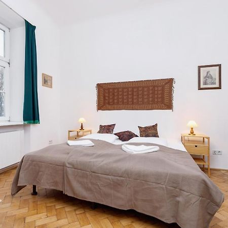 Apartment Pijarska Krakow By Noclegi Renters Exteriör bild