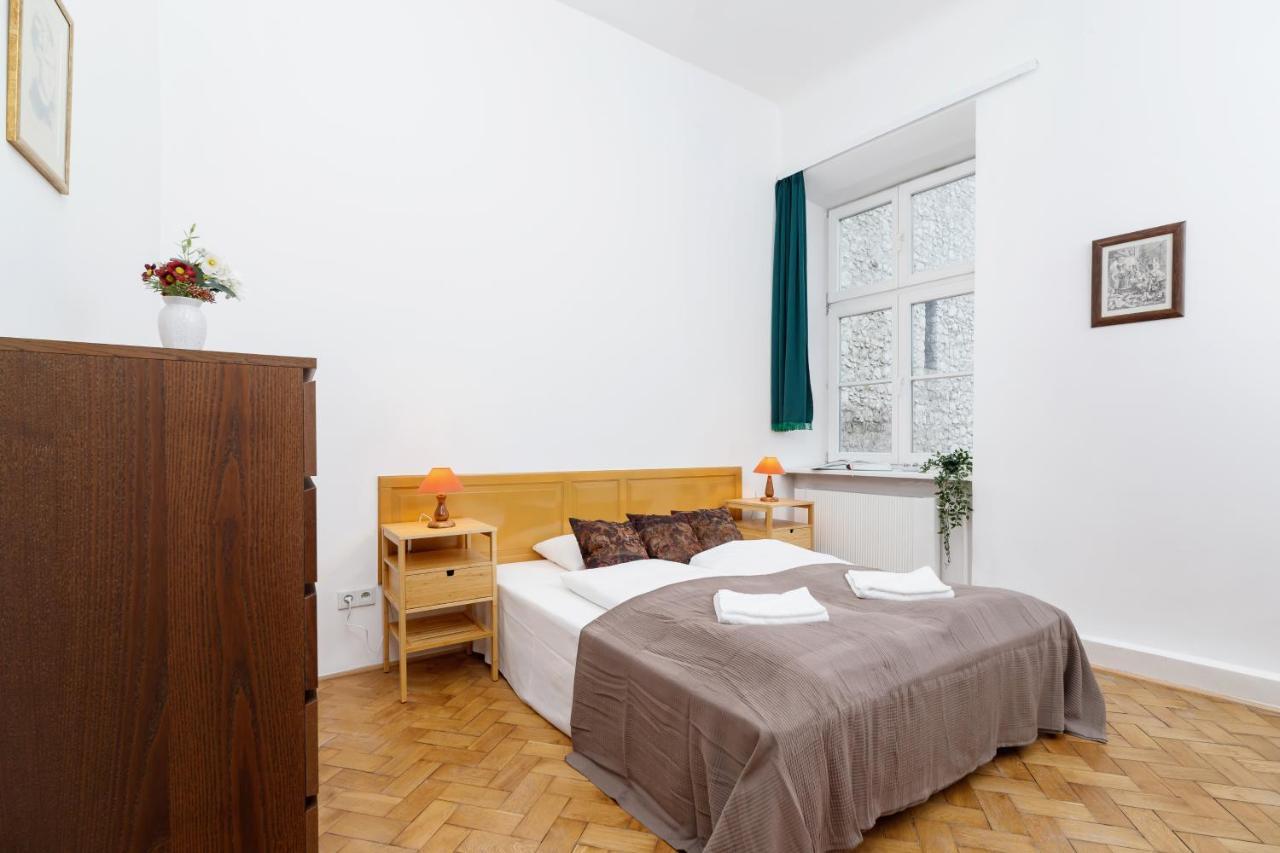 Apartment Pijarska Krakow By Noclegi Renters Exteriör bild