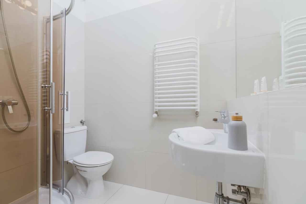 Apartment Pijarska Krakow By Noclegi Renters Exteriör bild