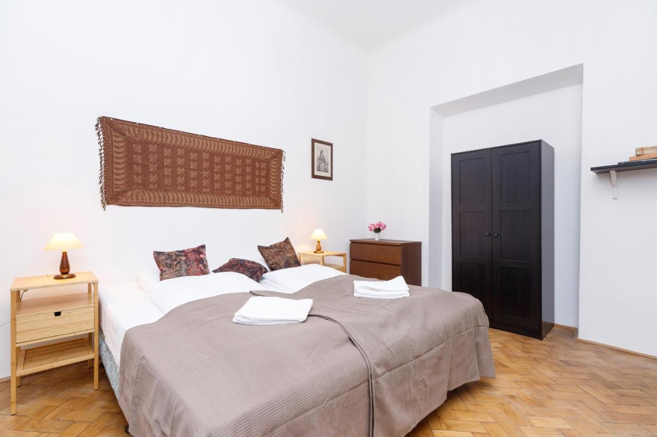Apartment Pijarska Krakow By Noclegi Renters Exteriör bild