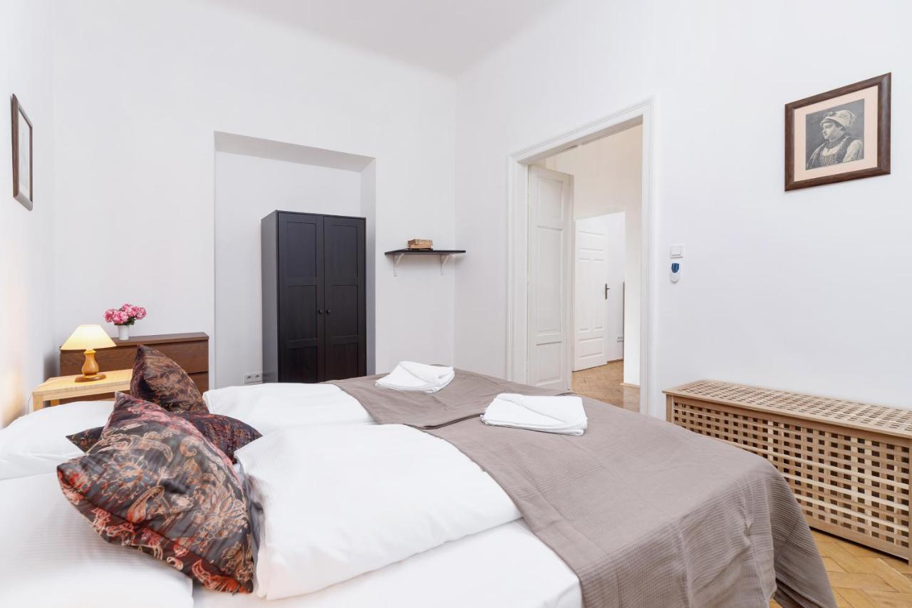 Apartment Pijarska Krakow By Noclegi Renters Exteriör bild